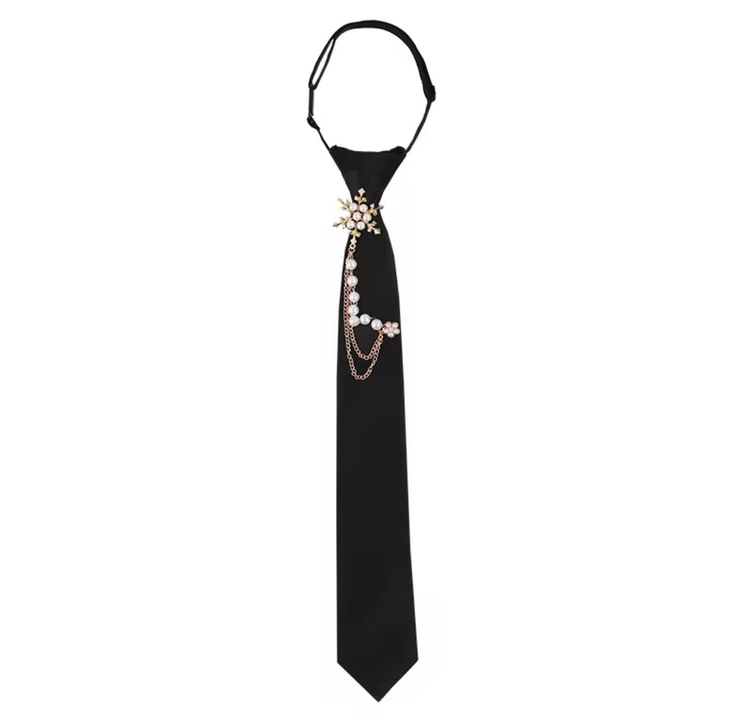 Corbata con perlas